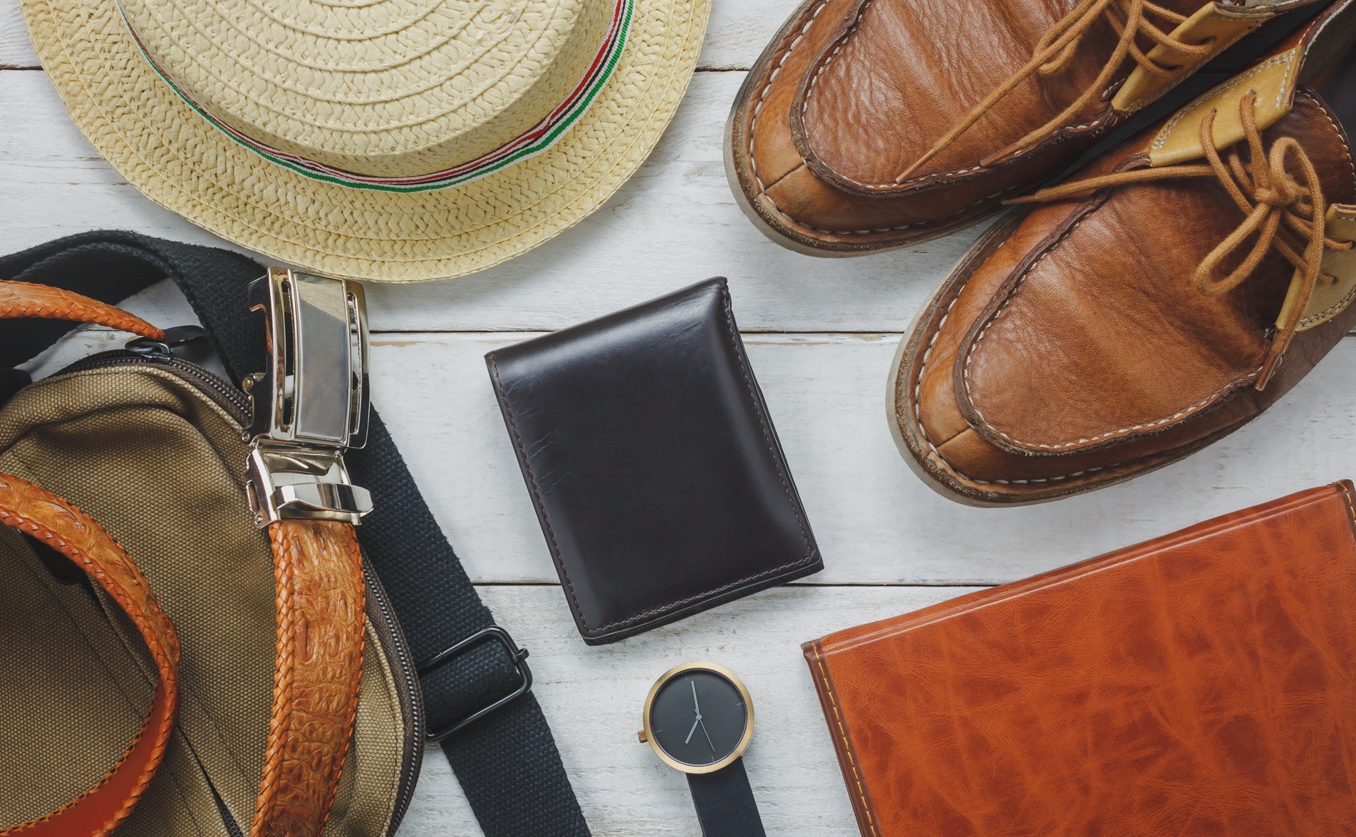 Best Leather Accessories for Men – A New Age Gentleman's Guide with Piel Cuero