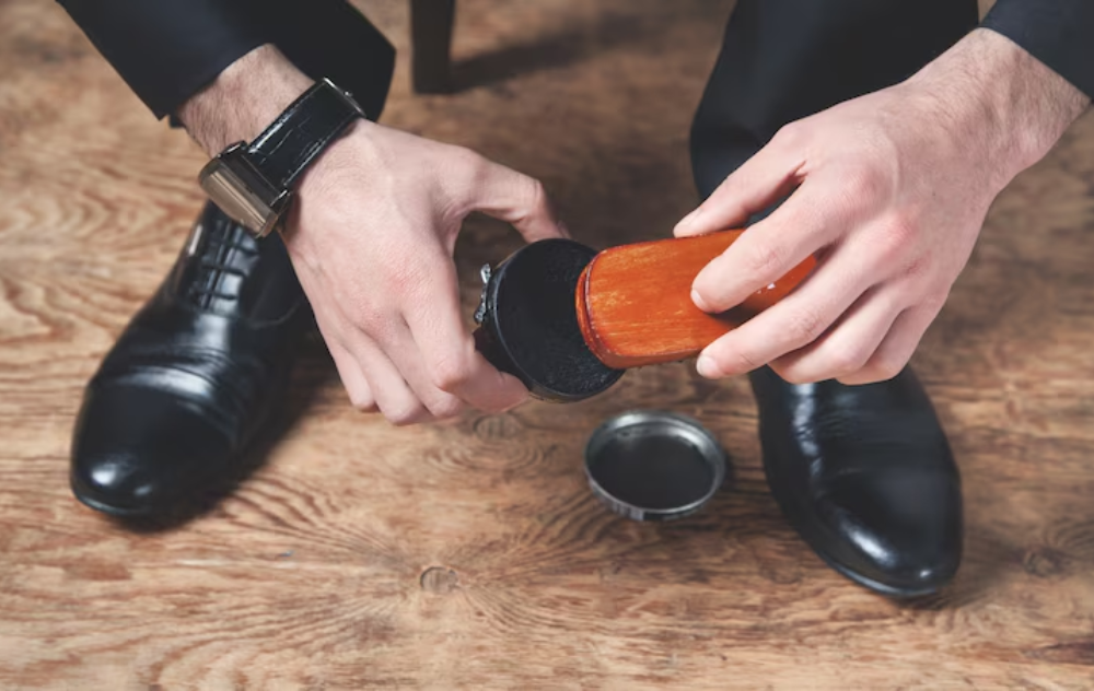 Seasonal Shoe Care: Protecting Leather Through the Year