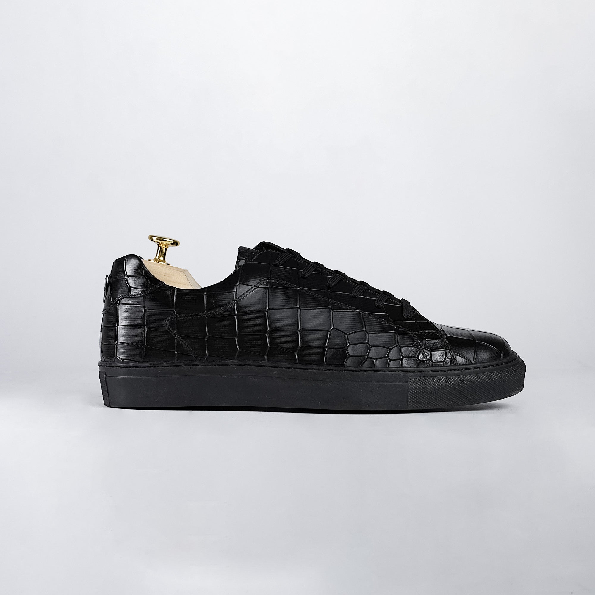 Premium casual leather sneakers for men