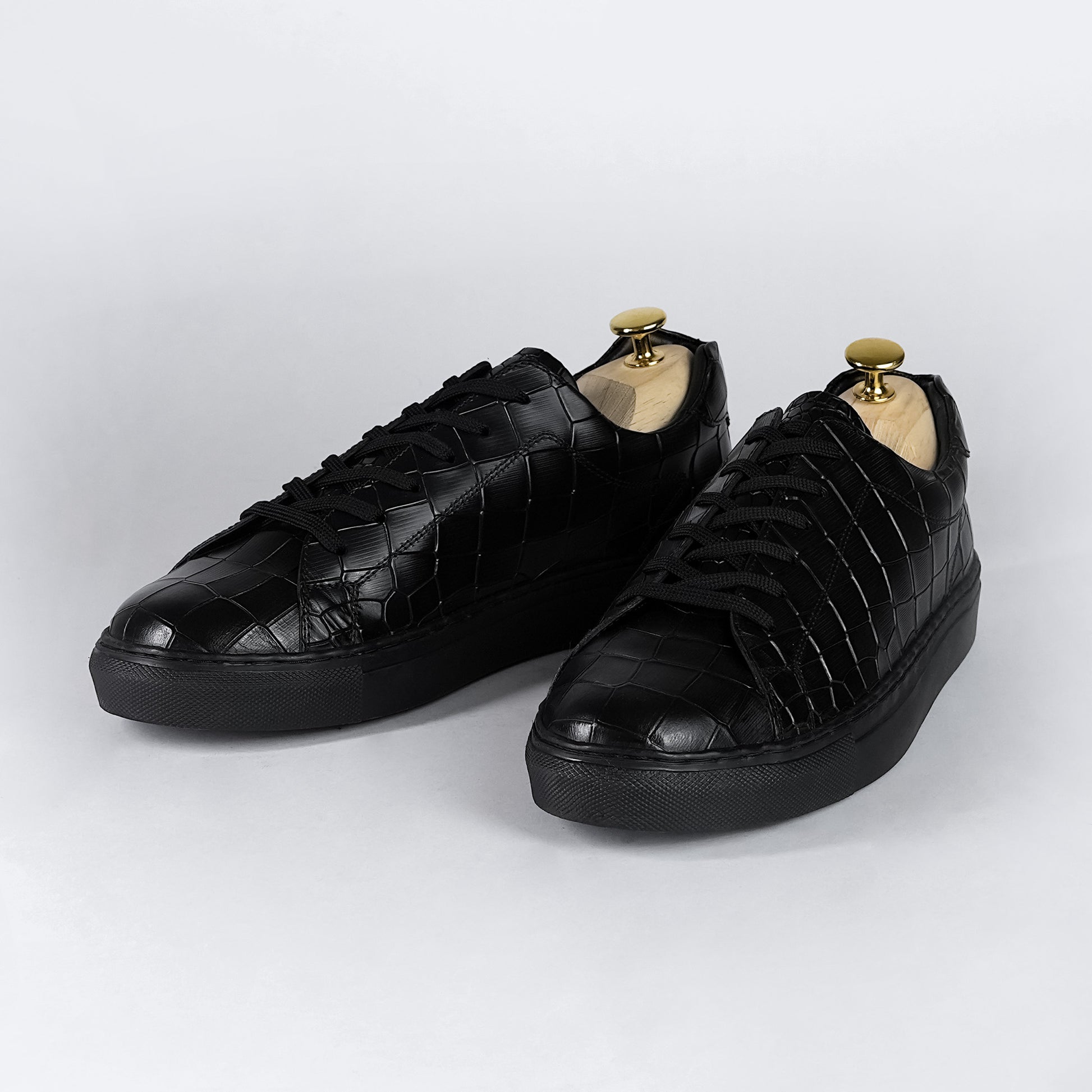Premium casual leather sneakers for men