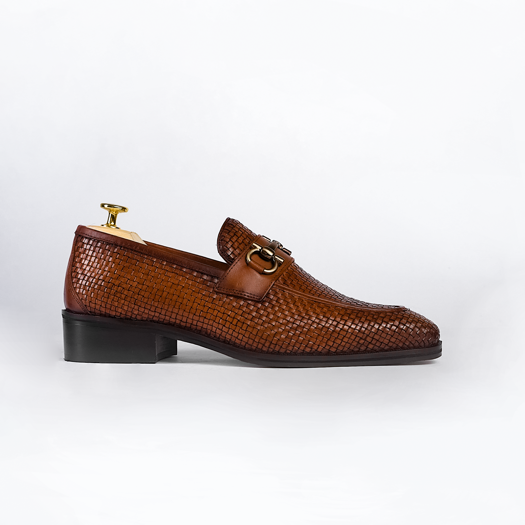 Elegant Men's Handmade Leather Loafers by Piel Cuero Tan