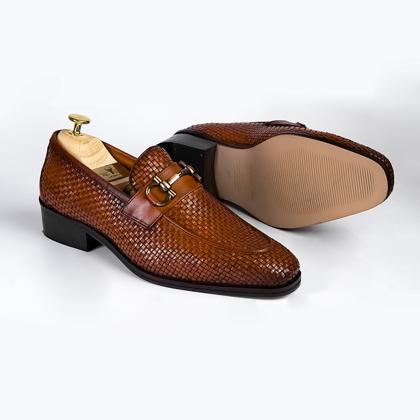 Elegant Men's Handmade Leather Loafers by Piel Cuero Tan