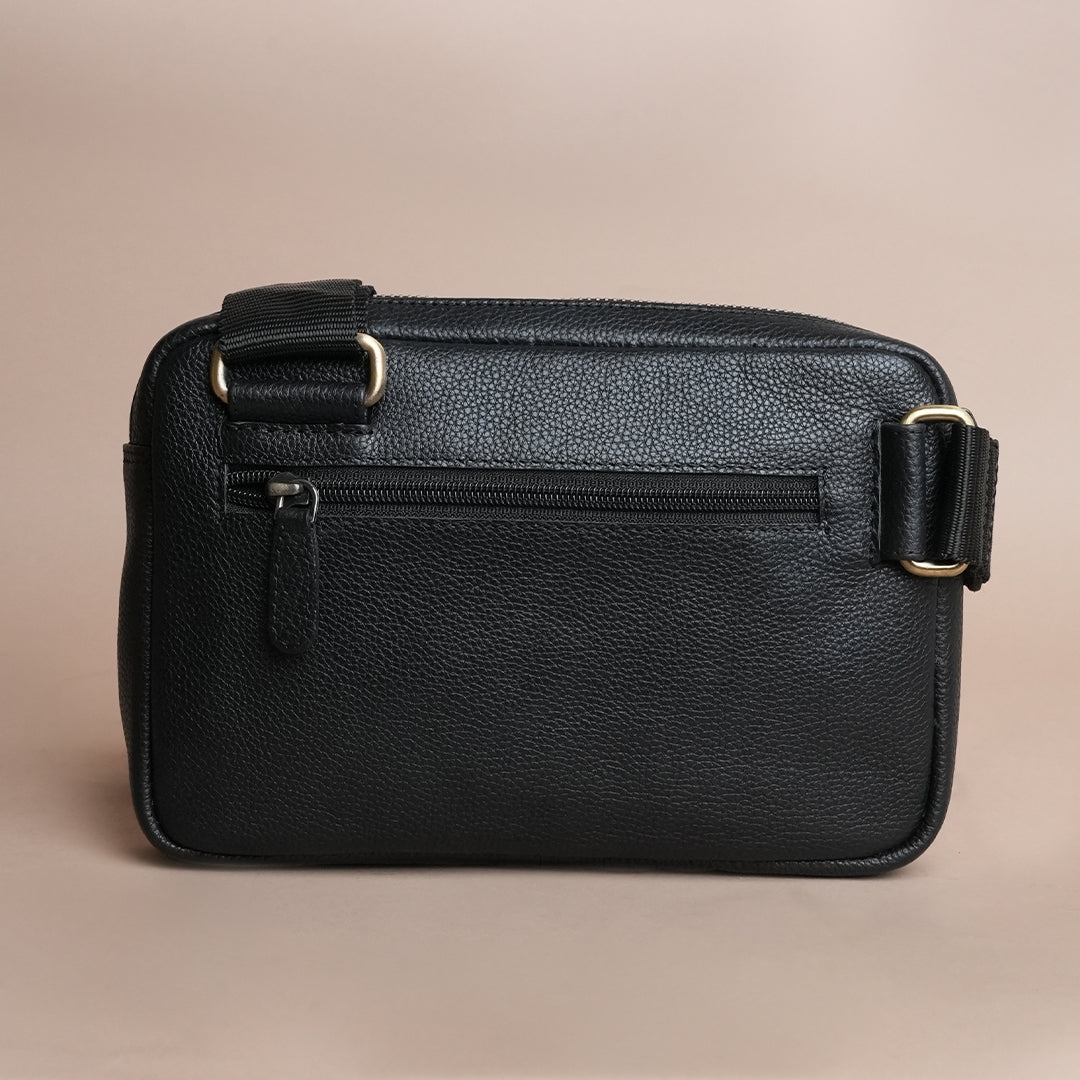 Piel Cuero Black Mild Cross Body Bag in Oil Pull‑Up Leather