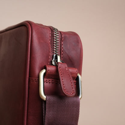 Piel Cuero Red Laser Work Side Bag – Oil Pull‑Up Leather Signature Series