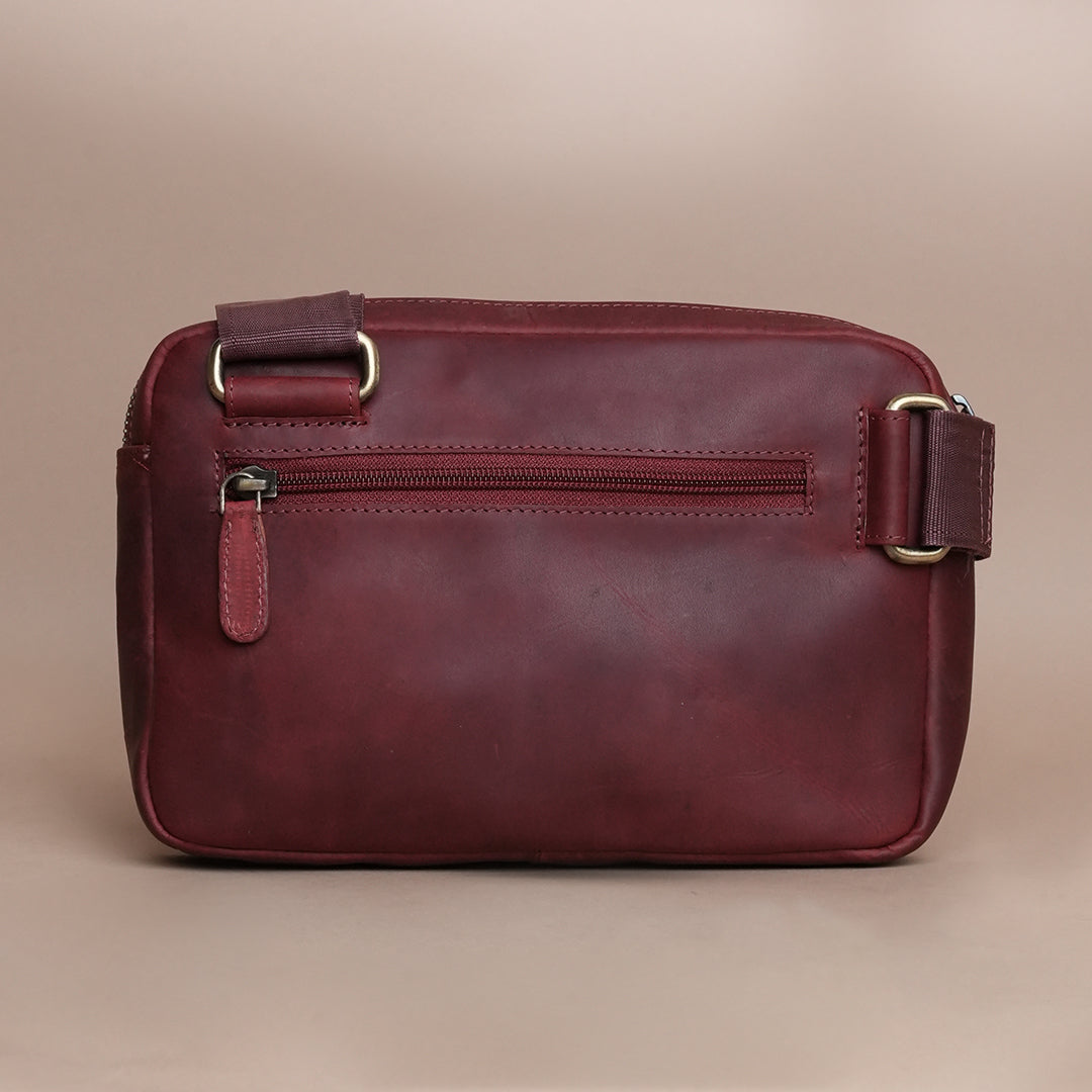 Piel Cuero Brown Mild Cross Body Bag in Oil Pull‑Up Leather