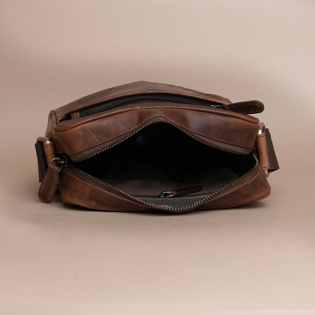 Piel Cuero Tan Oil Laser Side Bag – Oil Pull‑Up Signature Series