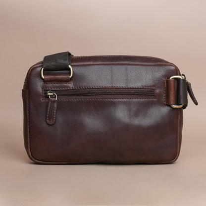 Piel Cuero Brown Mild Cross Body Bag in Oil Pull‑Up Leather