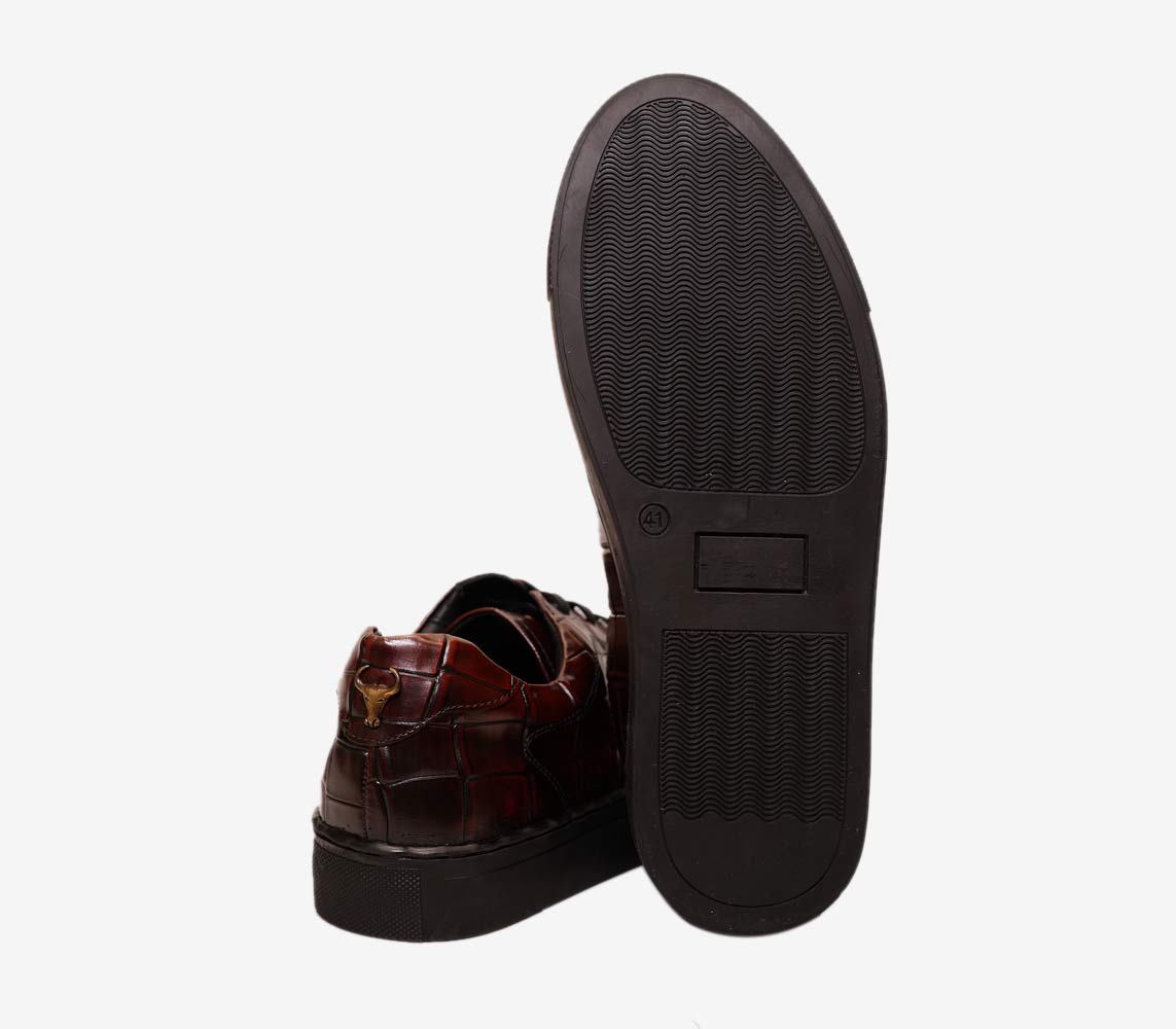 Casual Luxury: Handmade Lightweight Brown Crocodile Pattern Leather Sneakers