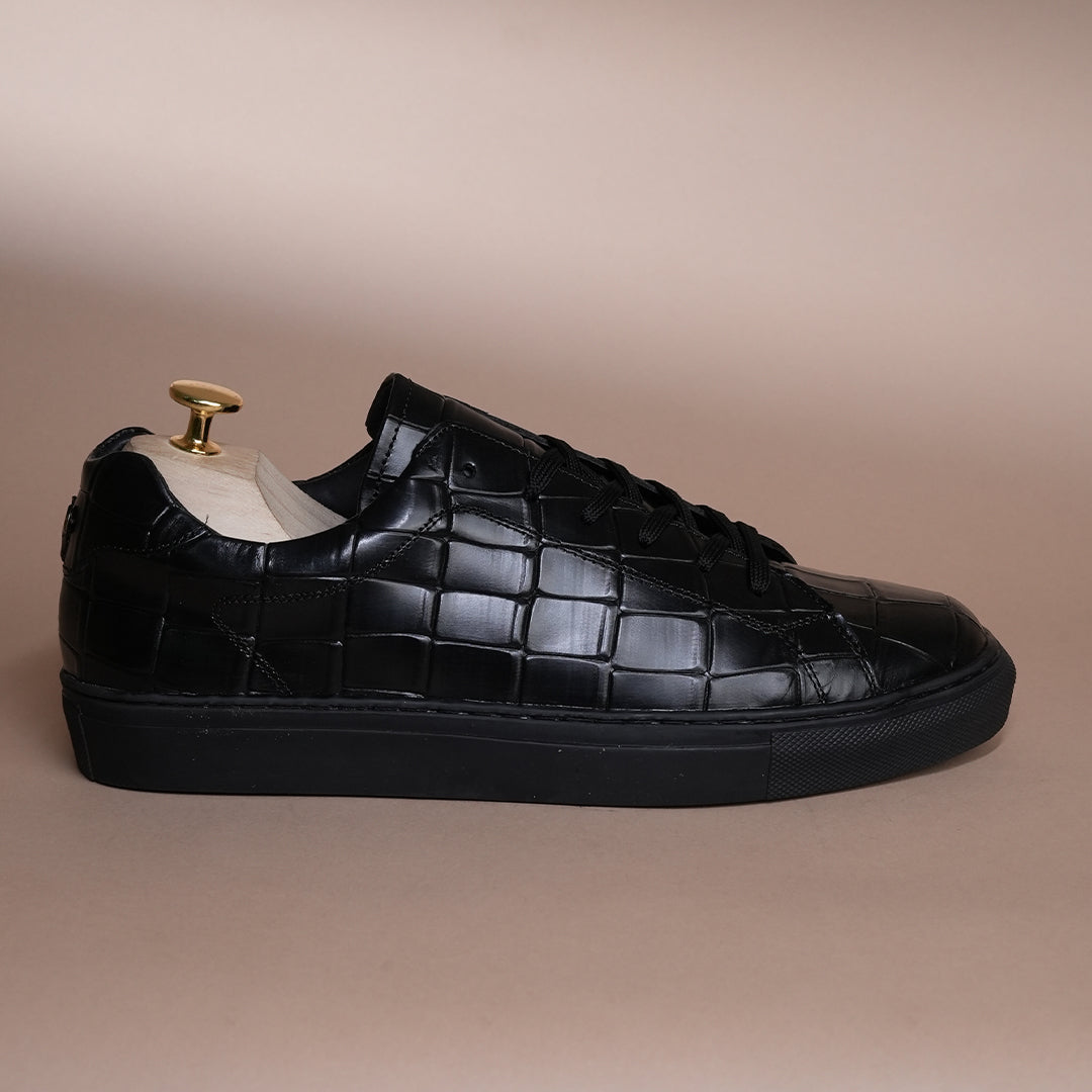 Casual Luxury: Handmade Lightweight Crocodile Pattern Leather Sneakers Black