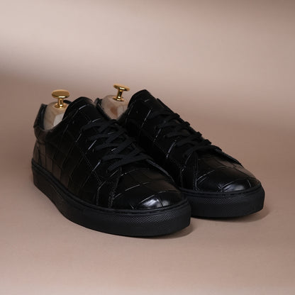 Casual Luxury: Handmade Lightweight Crocodile Pattern Leather Sneakers Black