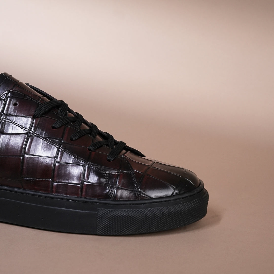 Casual Luxury: Handmade Lightweight Crocodile Pattern Leather Sneakers Brown