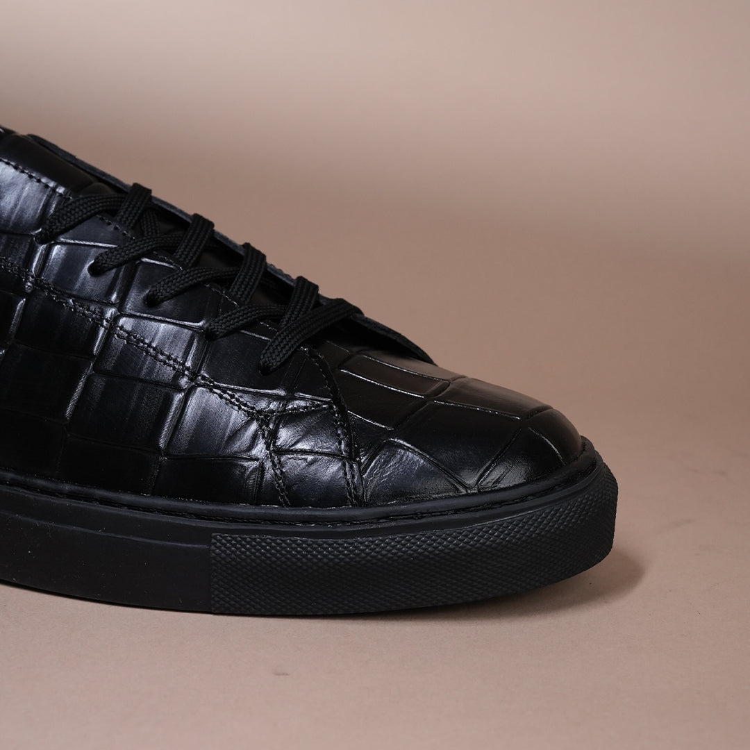 Casual Luxury: Handmade Lightweight Crocodile Pattern Leather Sneakers Black