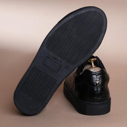 Casual Luxury: Handmade Lightweight Crocodile Pattern Leather Sneakers Black