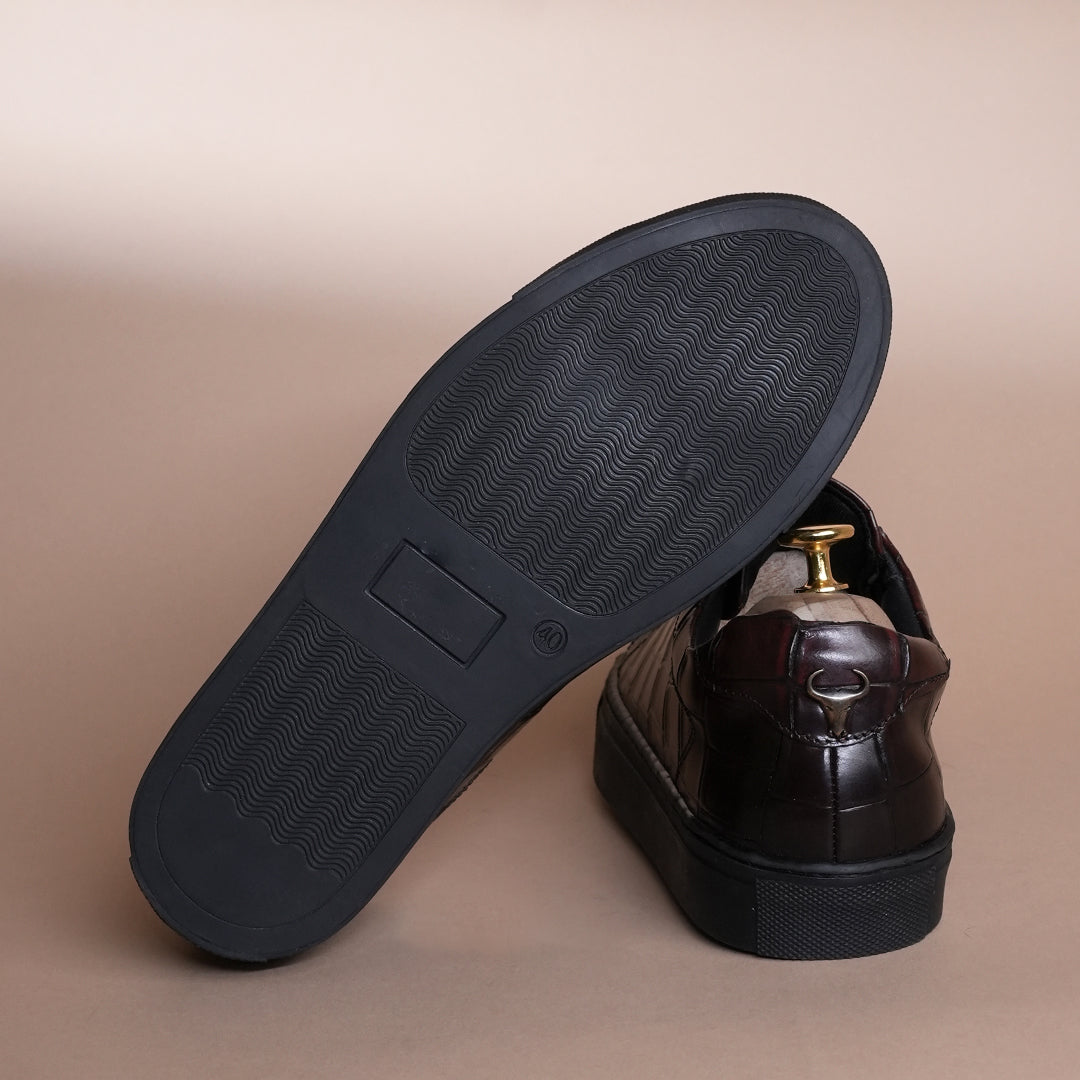 Casual Luxury: Handmade Lightweight Crocodile Pattern Leather Sneakers Brown
