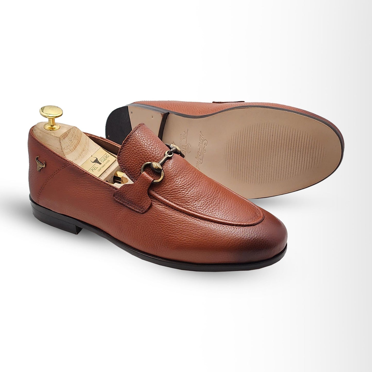Piel Cuero Brown Leather Loafers: Crocodile Texture with Gold Buckle