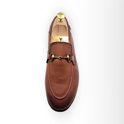 Piel Cuero Brown Leather Loafers: Crocodile Texture with Gold Buckle